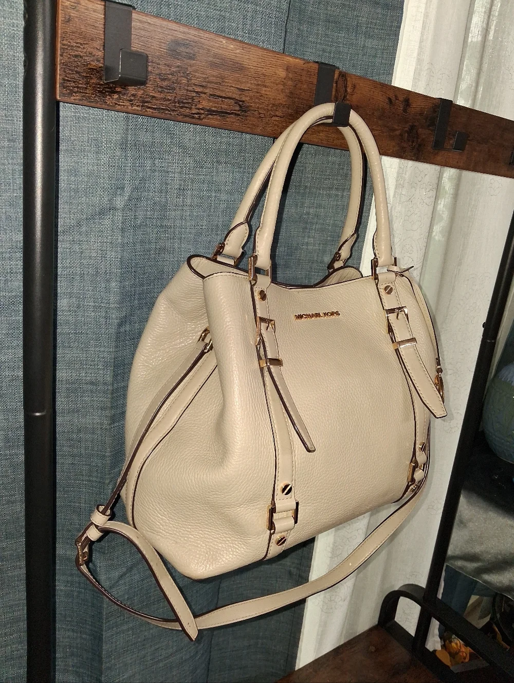 MICHAEL KORS Cream Pebbled Leather Shoulder Satchel